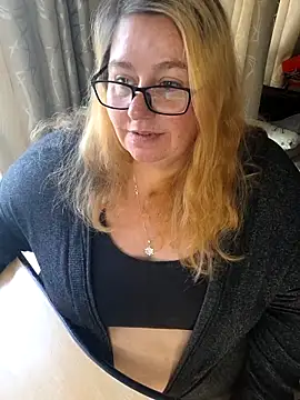 Iceprincess2bad4u online show from November 2, 2025, 6:29 am