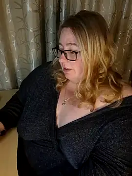 Snapshot of Iceprincess2bad4u chatting on February 25, 2026, 6:19 pm Iceprincess2bad4u online show from February 25, 2026, 6:19 pm