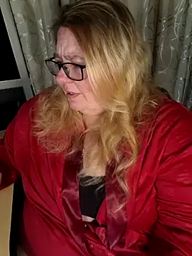 Snapshot of Iceprincess2bad4u chatting on February 17, 2026, 6:16 pm Iceprincess2bad4u online show from February 17, 2026, 6:16 pm