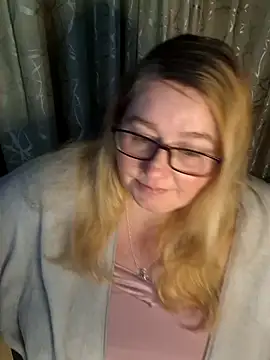 Iceprincess2bad4u online show from June 3, 2026, 6:34 pm