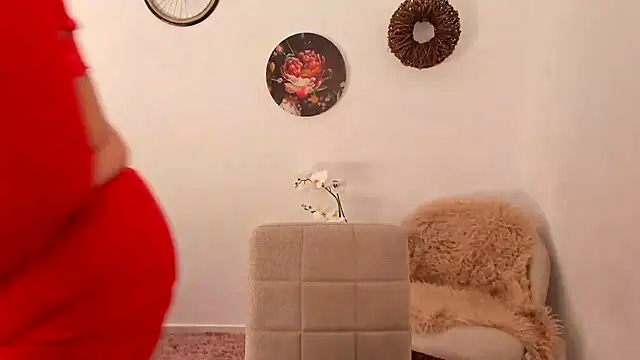 Milf-Ella online show from October 20, 2025, 8:37 am