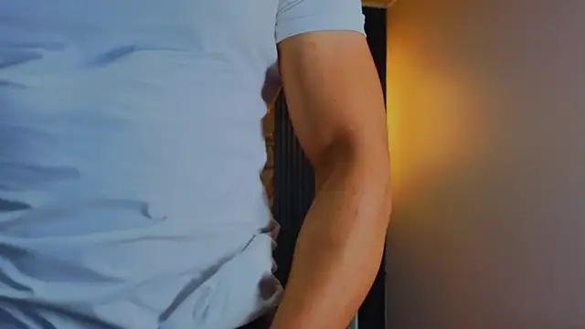 Snapshot of FelipeAndMarcello3 chatting on March 14, 2025, 10:38 pm FelipeAndMarcello3 online show from March 14, 2025, 10:38 pm