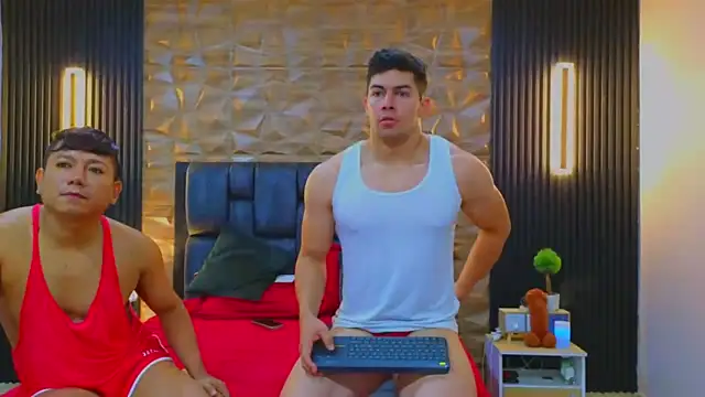 Snapshot of FelipeAndMarcello3 chatting on March 12, 2025, 2:56 pm FelipeAndMarcello3 online show from March 12, 2025, 2:56 pm