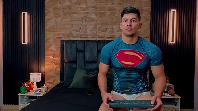 Snapshot of FelipeAndMarcello3 chatting on October 9, 2025, 2:06 pm FelipeAndMarcello3 online show from October 9, 2025, 2:06 pm