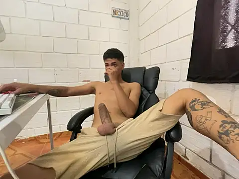 Max TheHorseDick online show from May 14, 2026, 5:54 pm