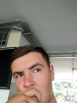 urielpereira online show from February 16, 2026, 6:17 pm