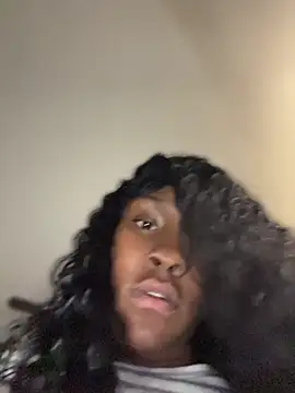 Foreignthababyy online show from May 20, 2026, 5:37 am