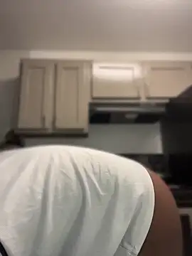 Foreignthababyy online show from April 17, 2026, 10:12 pm