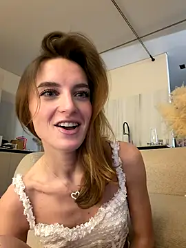 -AngelAri- online show from November 15, 2025, 9:08 pm