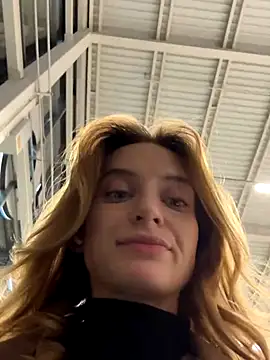 -AngelAri- online show from October 7, 2025, 9:05 pm