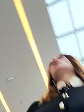 -AngelAri- online show from October 22, 2025, 9:09 am