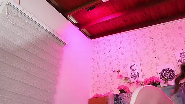 mssburbuja online show from October 8, 2025, 3:08 am