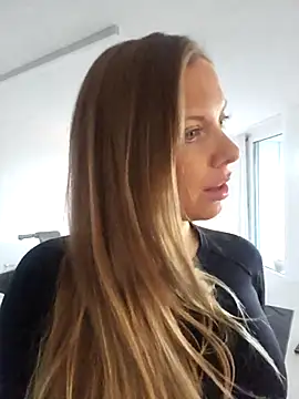 Snapshot of novaforyou1 chatting on November 7, 2025, 3:27 pm novaforyou1 online show from November 7, 2025, 3:27 pm