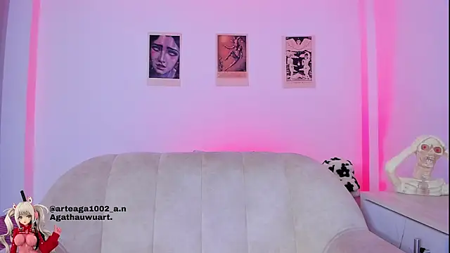 Moonlight1002 online show from October 25, 2025, 4:22 am