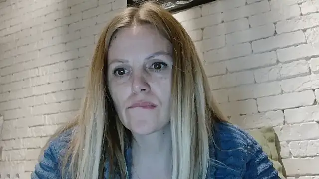 Snapshot of Angel_girllovemy chatting on November 22, 2025, 4:17 pm Angel girllovemy online show from November 22, 2025, 4:17 pm