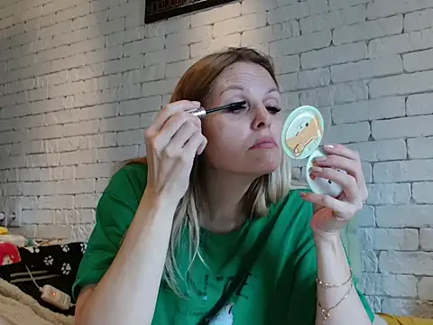 Snapshot of Angel_girllovemy chatting on December 19, 2025, 7:33 am Angel girllovemy online show from December 19, 2025, 7:33 am