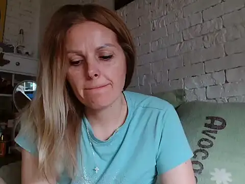 Snapshot of Angel_girllovemy chatting on November 9, 2025, 8:18 am Angel girllovemy online show from November 9, 2025, 8:18 am