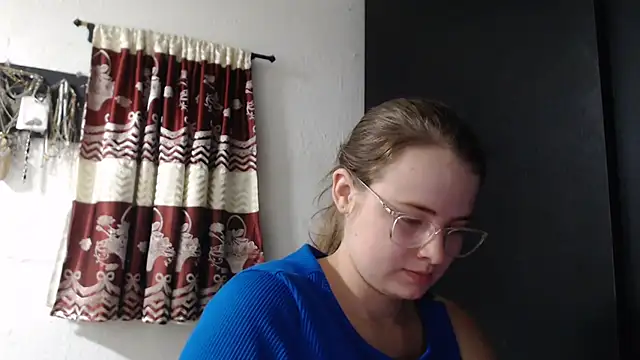 HellenMiyer1111 online show from September 25, 2025, 2:56 pm