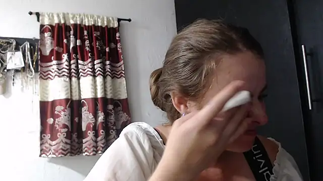 HellenMiyer1111 online show from September 11, 2025, 2:22 am