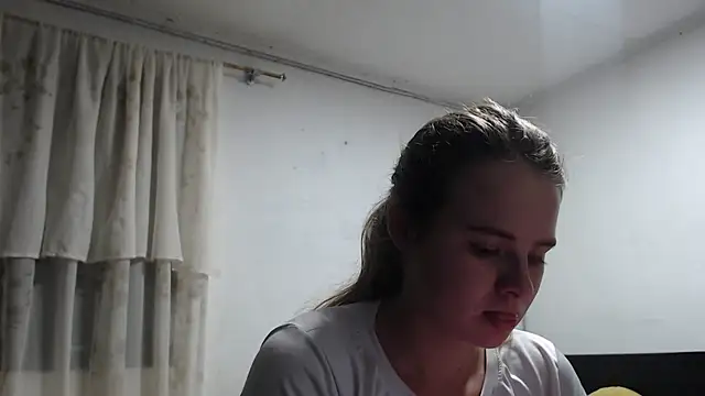 HellenMiyer1111 online show from October 10, 2025, 2:07 pm