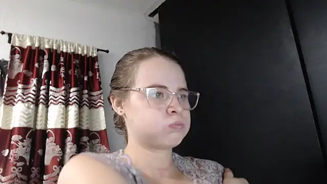 HellenMiyer1111 online show from October 2, 2025, 5:49 pm