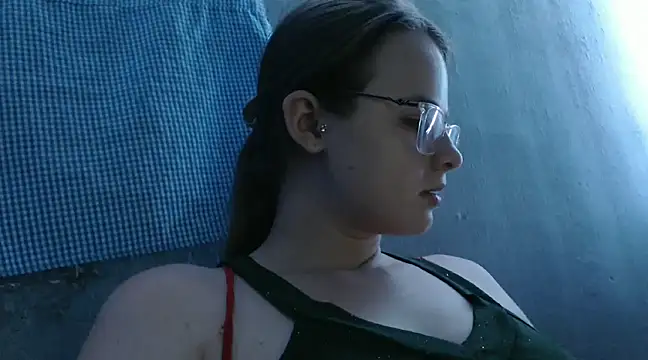 HellenMiyer1111 online show from March 3, 2025, 2:44 am