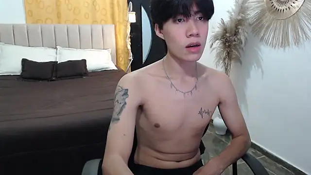 Elio-cam online show from November 14, 2025, 3:21 am