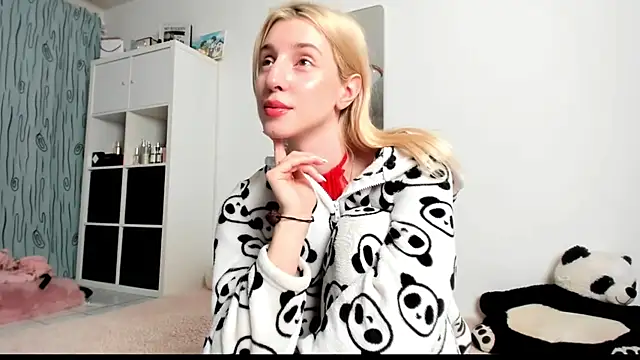 KenzieDawton online show from February 23, 2025, 5:56 am