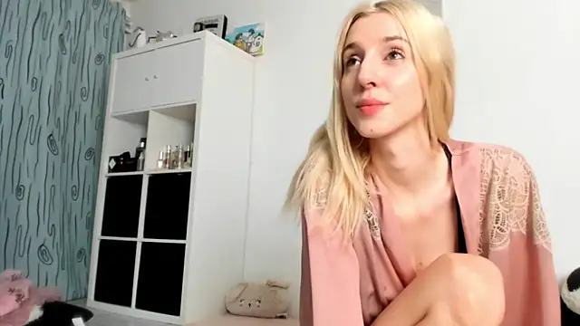 KenzieDawton online show from September 15, 2025, 7:47 pm