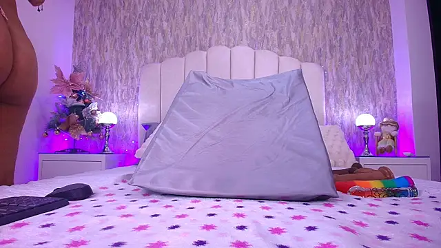 raven lilith  online show from December 18, 2025, 3:22 am