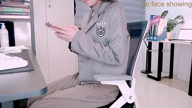 Shyn   online show from November 29, 2025, 5:02 pm