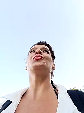 RebeccaNoble online show from September 9, 2025, 3:54 pm