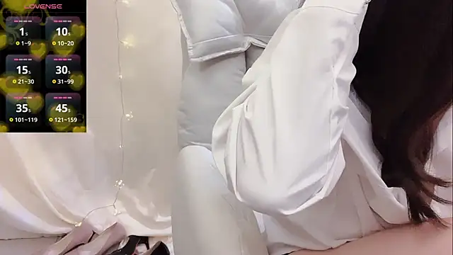 Tw Zoella online show from April 10, 2026, 4:47 pm