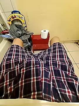 Snapshot of Bigstiffyuh chatting on October 24, 2025, 12:37 pm Bigstiffyuh online show from October 24, 2025, 12:37 pm