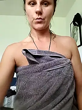 Scarlettishere online show from July 9, 2026, 1:54 pm
