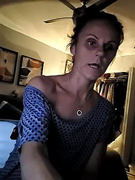 Scarlettishere online show from December 18, 2025, 4:17 am