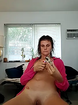 Scarlettishere online show from April 16, 2026, 10:01 pm