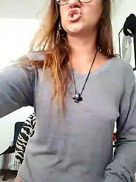 Scarlettishere online show from July 8, 2026, 12:39 pm