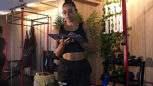 kelly thomson online show from April 18, 2026, 12:51 pm