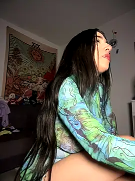 Snapshot of kiaraglam2 chatting on November 28, 2025, 5:51 am kiaraglam2 online show from November 28, 2025, 5:51 am