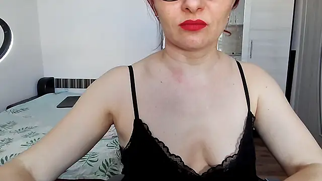 sweet-tinqerbell online show from March 6, 2026, 10:21 am