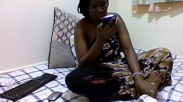 Snapshot of sweetelle09 chatting on May 24, 2026, 8:42 pm sweetelle09 online show from May 24, 2026, 8:42 pm