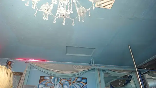 Snapshot of ADRIANNA_FOX chatting on January 31, 2026, 7:12 pm ADRIANNA FOX online show from January 31, 2026, 7:12 pm