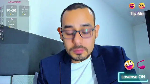 jhonyalzate2 online show from March 14, 2025, 11:22 pm