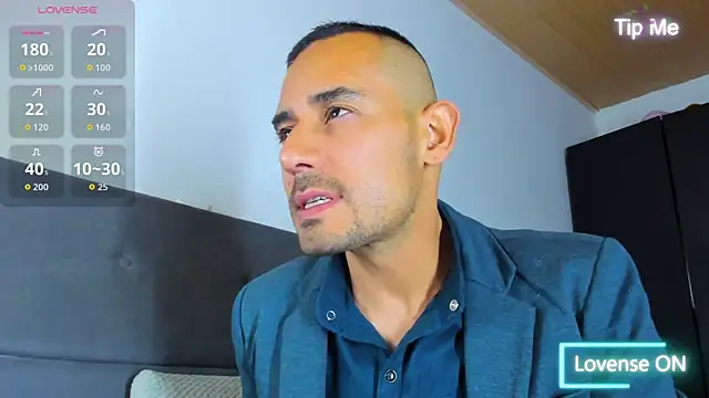 jhonyalzate2 online show from September 27, 2025, 11:22 pm