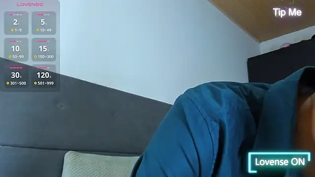 jhonyalzate2 online show from October 5, 2025, 12:56 am