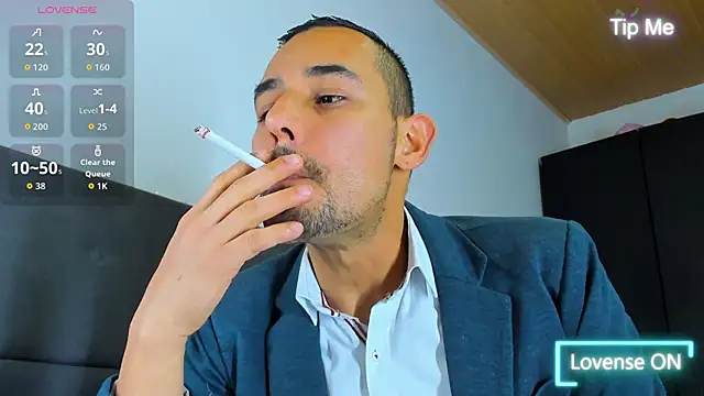 jhonyalzate2 online show from October 12, 2025, 11:28 pm