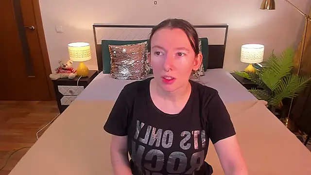 Snapshot of CatherineWalls chatting on July 8, 2026, 5:52 am CatherineWalls online show from July 8, 2026, 5:52 am