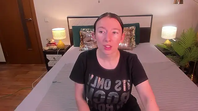 Snapshot of CatherineWalls chatting on July 5, 2026, 2:38 am CatherineWalls online show from July 5, 2026, 2:38 am