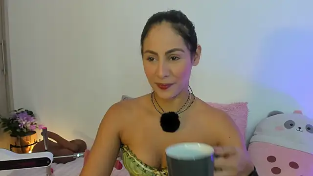 vicky rachell online show from September 16, 2025, 2:07 pm